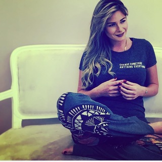 Pamela El Kik feet photo thumbnail