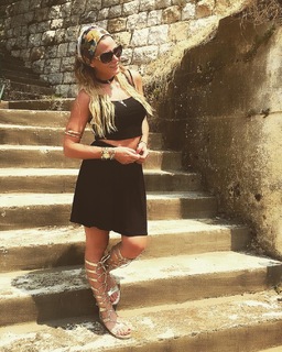 Pamela El Kik feet photo thumbnail