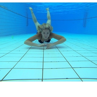 Pamela El Kik feet photo thumbnail