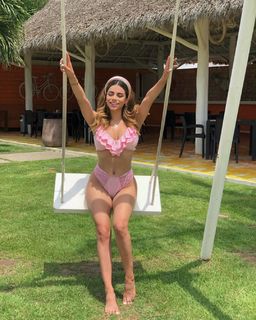 Pamela Longoria feet photo 5