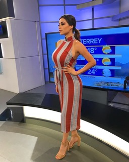 Pamela Longoria feet photo 19