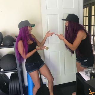 Pamela Martinez feet photo thumbnail