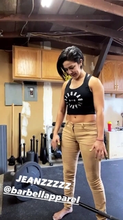 Pamela Martinez feet photo thumbnail
