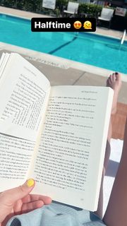 Pamela Martinez feet photo thumbnail