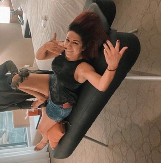 Pamela Martinez feet photo thumbnail