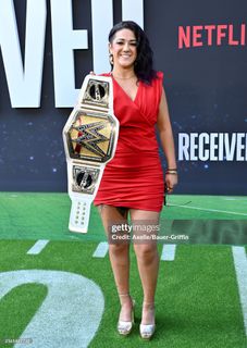 Pamela Martinez feet photo thumbnail