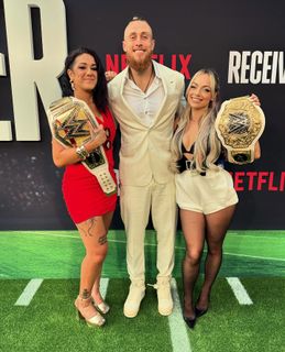 Pamela Martinez feet photo thumbnail