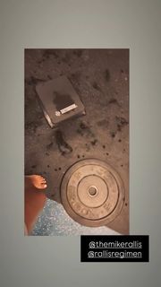 Pamela Martinez feet photo thumbnail