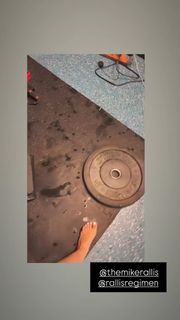 Pamela Martinez feet photo thumbnail