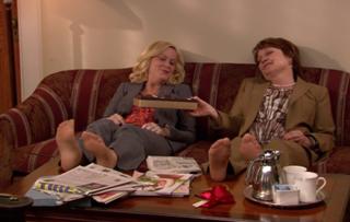 Pamela Reed feet photo 3