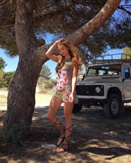 Pamela Reif feet photo thumbnail