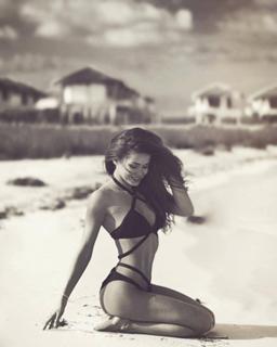 Pamela Reif feet photo thumbnail
