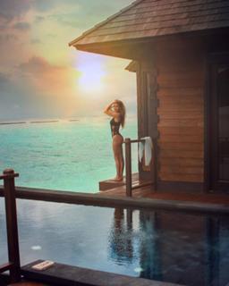 Pamela Reif feet photo thumbnail