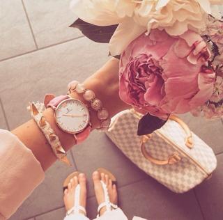 Pamela Reif feet photo thumbnail