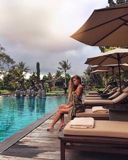 Pamela Reif feet photo thumbnail