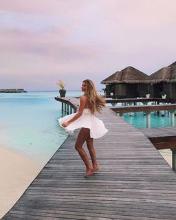 Pamela Reif feet photo thumbnail