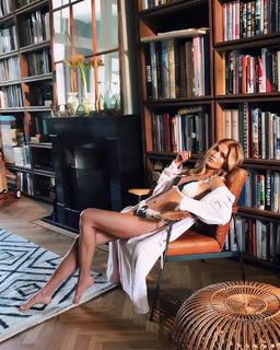 Pamela Reif feet photo thumbnail