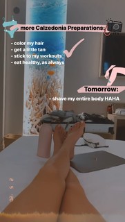 Pamela Reif feet photo thumbnail
