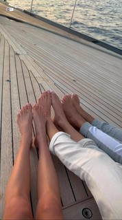 Pamela Reif feet photo thumbnail