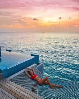 Pamela Reif feet photo thumbnail