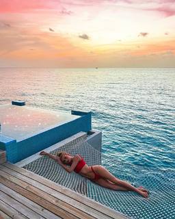 Pamela Reif feet photo thumbnail