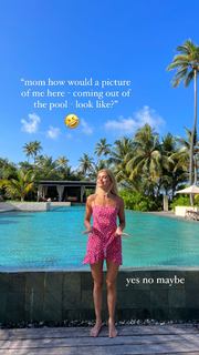 Pamela Reif feet photo thumbnail