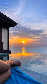 Pamela Reif feet photo thumbnail