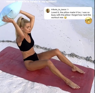 Pamela Reif feet photo thumbnail