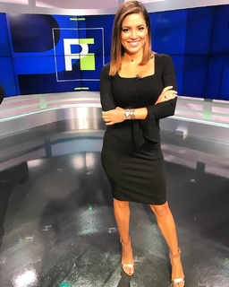 Pamela Silva Conde feet photo thumbnail