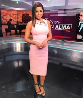 Pamela Silva Conde feet photo thumbnail