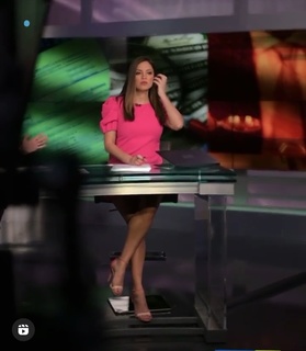 Pamela Silva Conde feet photo thumbnail