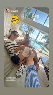 Pamela Silva Conde feet photo thumbnail