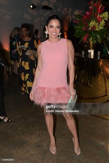 Pamela Silva Conde feet photo thumbnail
