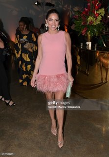 Pamela Silva Conde feet photo thumbnail