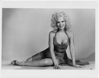 Pamela Stephenson feet photo 15