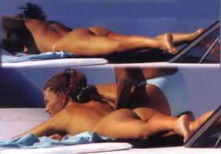 Paola Barale feet photo 13