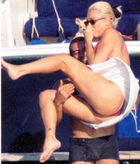 Paola Barale feet photo 1