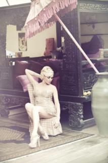 Paola Barale feet photo 4