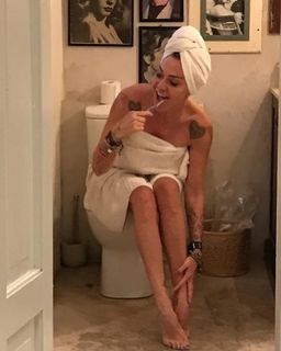 Paola Barale feet photo 19