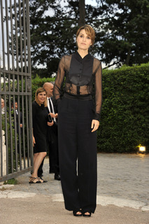 Paola Cortellesi feet photo thumbnail