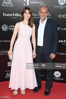 Paola Cortellesi feet photo thumbnail