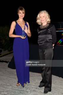 Paola Cortellesi feet photo thumbnail