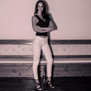 Paola Di Benedetto feet photo thumbnail