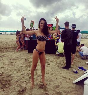 Paola Di Benedetto feet photo thumbnail