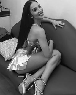 Paola Di Benedetto feet photo thumbnail