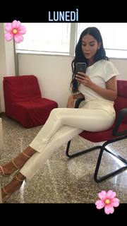 Paola Di Benedetto feet photo thumbnail