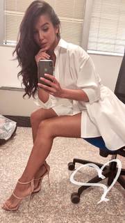 Paola Di Benedetto feet photo thumbnail