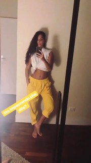 Paola Di Benedetto feet photo thumbnail