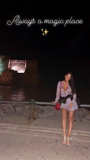 Paola Di Benedetto feet photo thumbnail