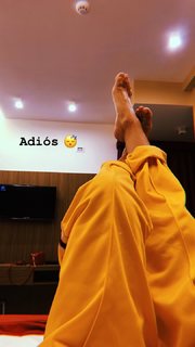 Paola Di Benedetto feet photo thumbnail